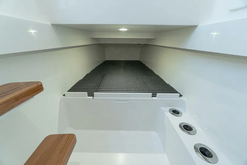 Slide: The Image of Valhalla Boatworks V-37 2027 - 7590040