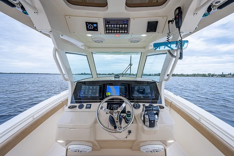 Slide: The Image of Scout 355 LXF 2018 - 7590631