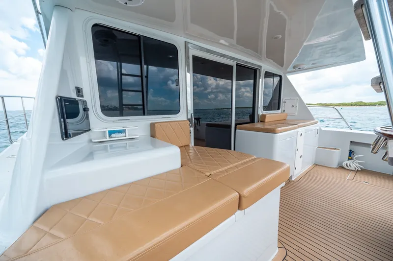 Slide: The Image of Venturer 44 Fifth Day 2000 Venturer 44 Sportfish - 7590971