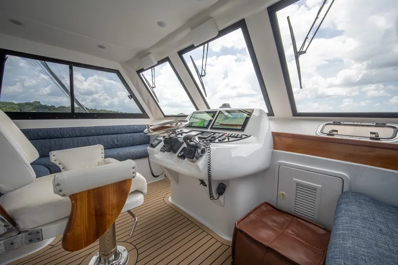 Slide: The Image of Venturer 44 Fifth Day 2000 Venturer 44 Sportfish - 7590988