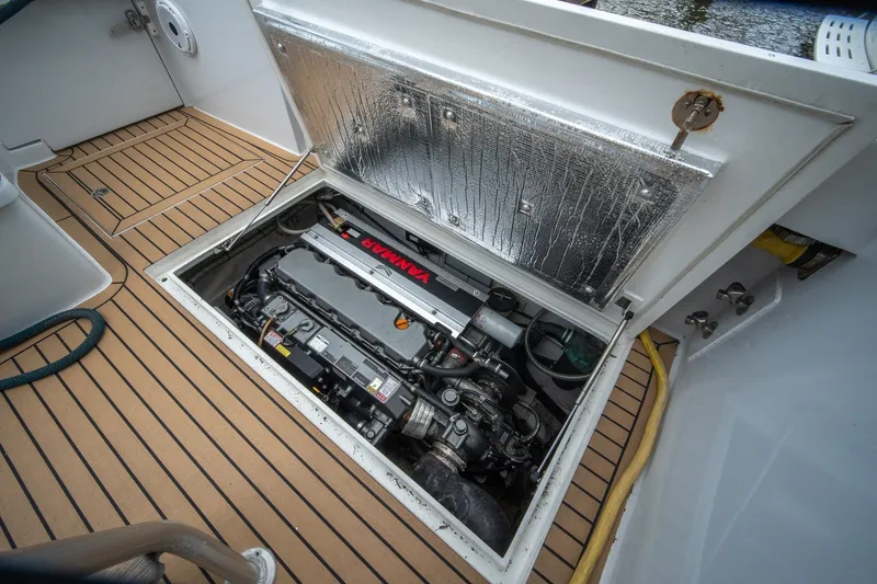Slide: The Image of Venturer 44 Fifth Day 2000 Venturer 44 Sportfish - 7591009