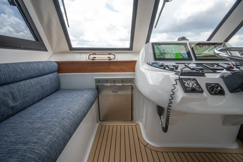 Slide: The Image of Venturer 44 Fifth Day 2000 Venturer 44 Sportfish - 7590991