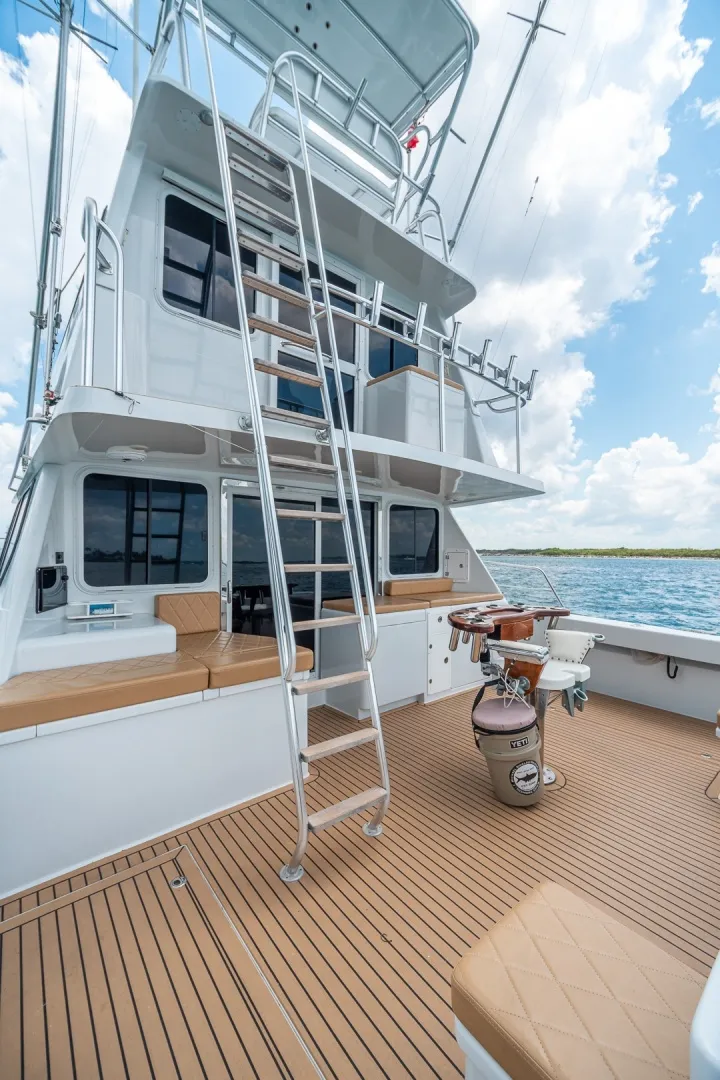 Slide: The Image of Venturer 44 Fifth Day 2000 Venturer 44 Sportfish - 7590969