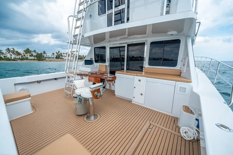 Slide: The Image of Venturer 44 Fifth Day 2000 Venturer 44 Sportfish - 7590962