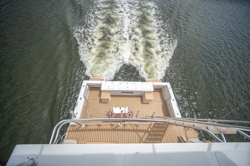 Slide: The Image of Venturer 44 Fifth Day 2000 Venturer 44 Sportfish - 7591007