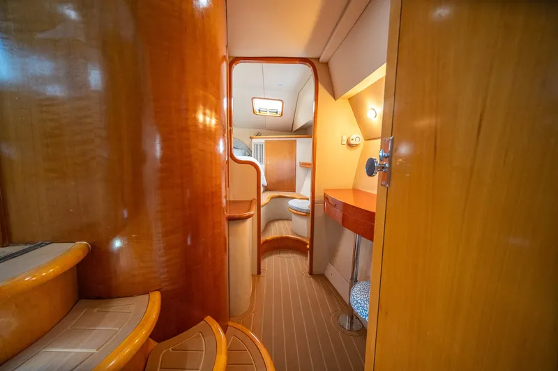 Slide: The Image of Venturer 44 Fifth Day 2000 Venturer 44 Sportfish - 7590927