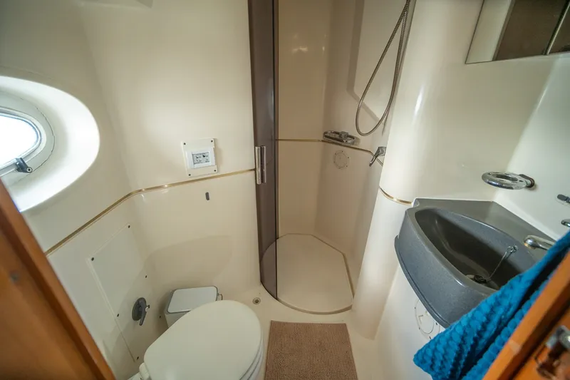 Slide: The Image of Venturer 44 Fifth Day 2000 Venturer 44 Sportfish - 7590922