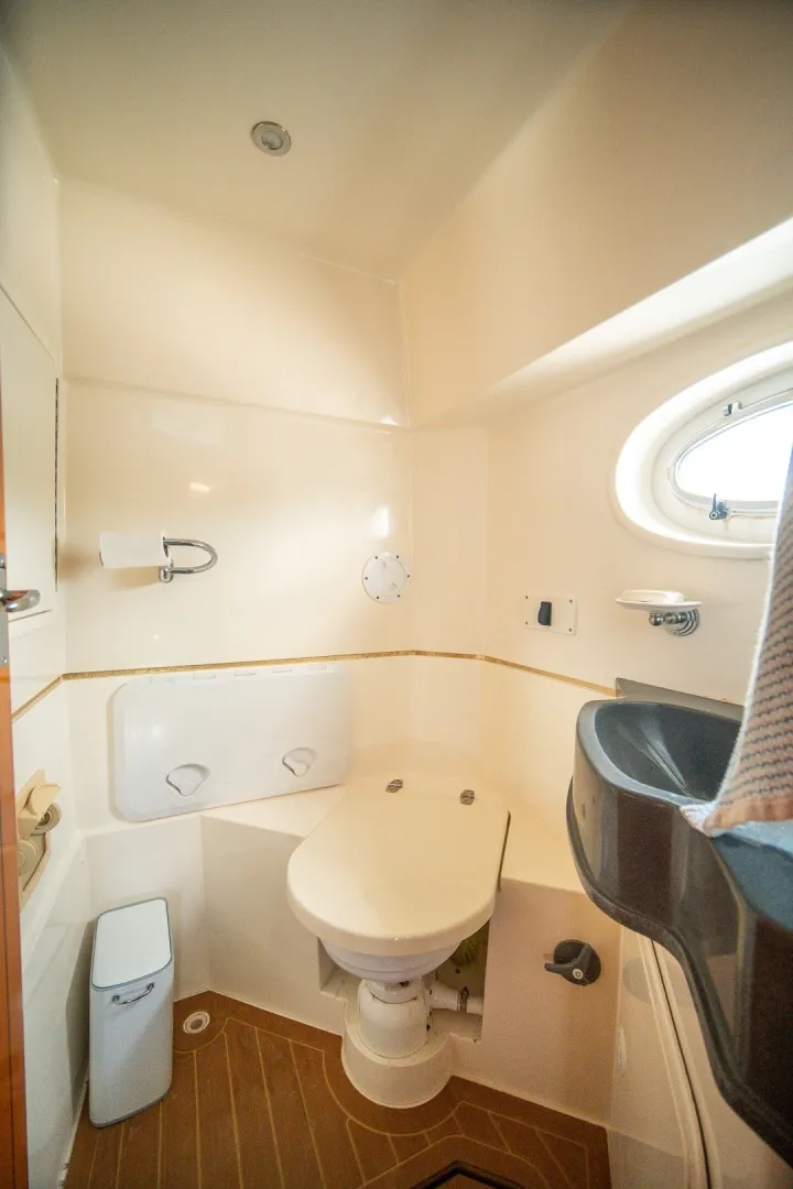 Slide: The Image of Venturer 44 Fifth Day 2000 Venturer 44 Sportfish - 7590938