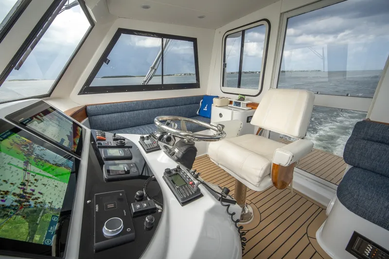 Slide: The Image of Venturer 44 Fifth Day 2000 Venturer 44 Sportfish - 7590995