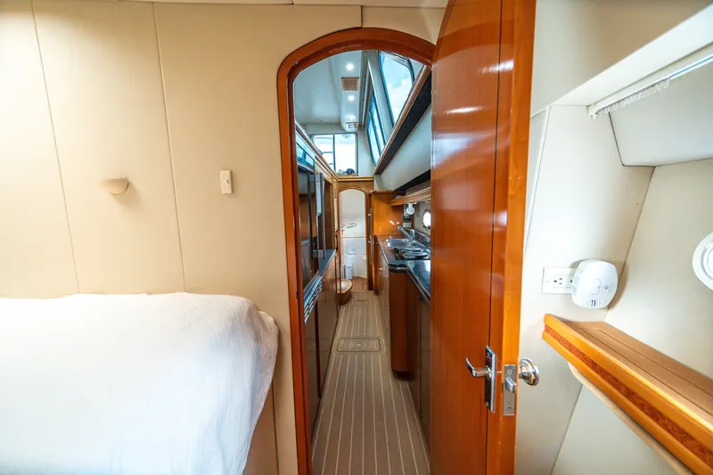 Slide: The Image of Venturer 44 Fifth Day 2000 Venturer 44 Sportfish - 7590947