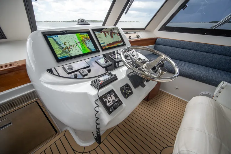 Slide: The Image of Venturer 44 Fifth Day 2000 Venturer 44 Sportfish - 7590994