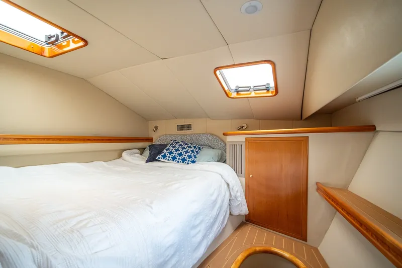 Slide: The Image of Venturer 44 Fifth Day 2000 Venturer 44 Sportfish - 7590930