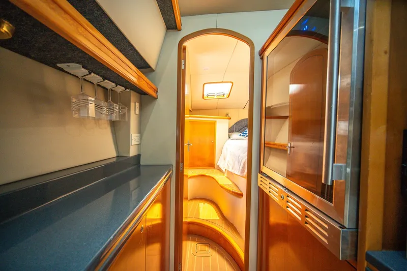 Slide: The Image of Venturer 44 Fifth Day 2000 Venturer 44 Sportfish - 7590943