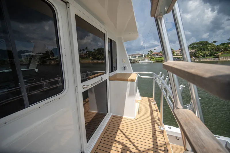 Slide: The Image of Venturer 44 Fifth Day 2000 Venturer 44 Sportfish - 7590996