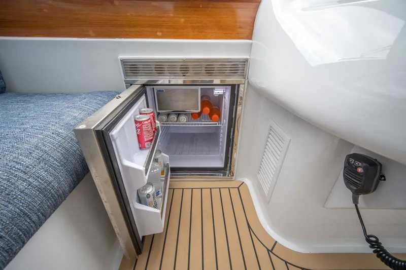 Slide: The Image of Venturer 44 Fifth Day 2000 Venturer 44 Sportfish - 7590993