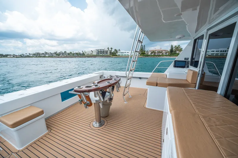Slide: The Image of Venturer 44 Fifth Day 2000 Venturer 44 Sportfish - 7590961