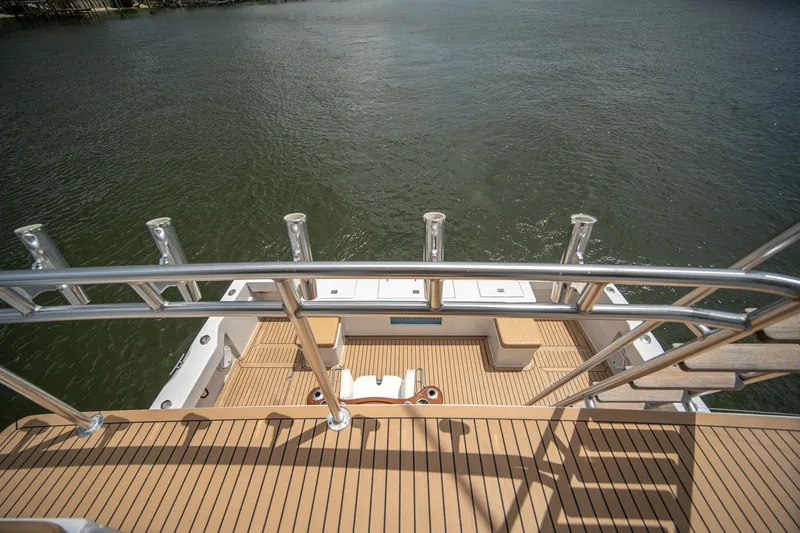 Slide: The Image of Venturer 44 Fifth Day 2000 Venturer 44 Sportfish - 7590998