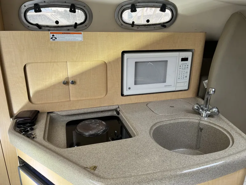 Slide: The Image of Boston Whaler Conquest 28 2001 - 7591255