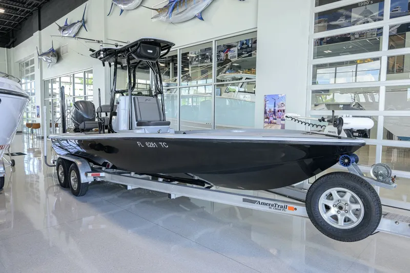 The Image of Yellowfin 24 Bay CE 2017 - 7591465