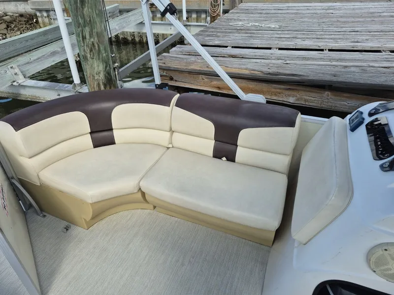 Slide: The Image of Lexington 320 Pontoon 2022 - 7591863