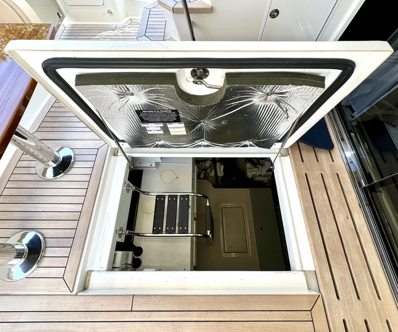 Slide: The Image of Sea Ray L650 Fly 2017 - 7595733