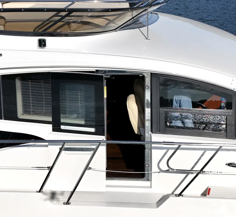 Slide: The Image of Sea Ray L650 Fly 2017 - 7595831