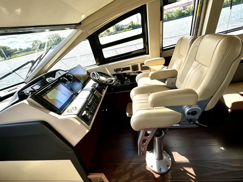 Slide: The Image of Sea Ray L650 Fly 2017 - 7595808