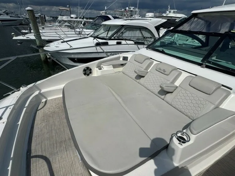 Slide: The Image of Sea Ray 320 Sundancer 2020 - 7595878