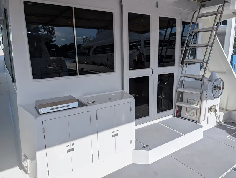 Slide: The Image of Offshore Pilothouse Motor Yacht 1997 - 7661808