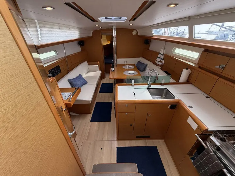 Slide: The Image of Jeanneau Sun Odyssey 389 2018 - 7596895