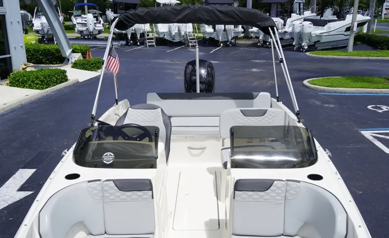 Slide: The Image of Bayliner M19 2024 - 7597507