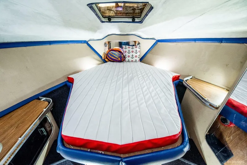 Slide: The Image of Chris-Craft 33 1985 - 7597693