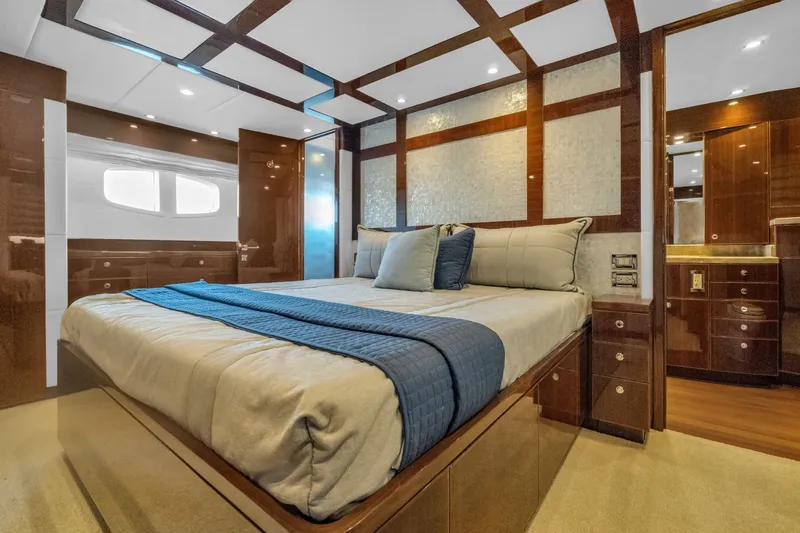 Slide: The Image of Master Cabin - 7665349