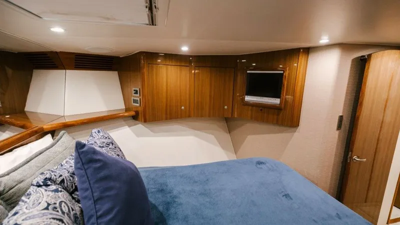 Slide: The Image of 2007 64 Viking CNV Evil Eyes Forward Stateroom (3) - 7600757