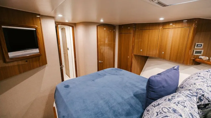 Slide: The Image of 2007 64 Viking CNV Evil Eyes Forward Stateroom (1) - 7600756