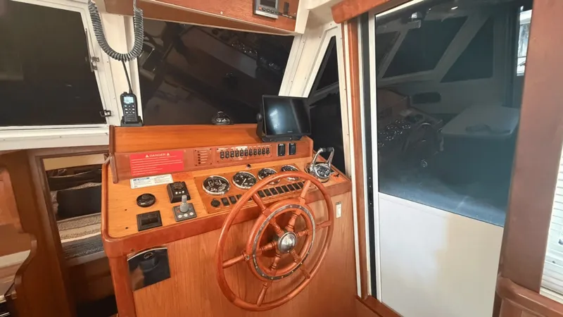 Slide: The Image of Mainship 430 2006 - 7599386