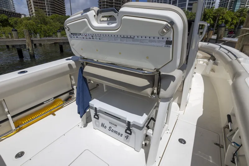 Slide: The Image of Boston Whaler 230 OUTRAGE 2021 - 7601191