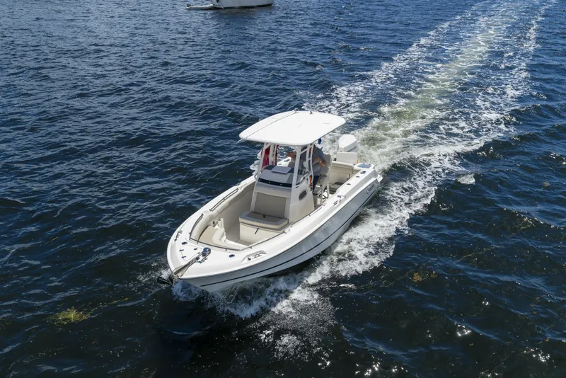 Slide: The Image of Boston Whaler 230 OUTRAGE 2021 - 7601239