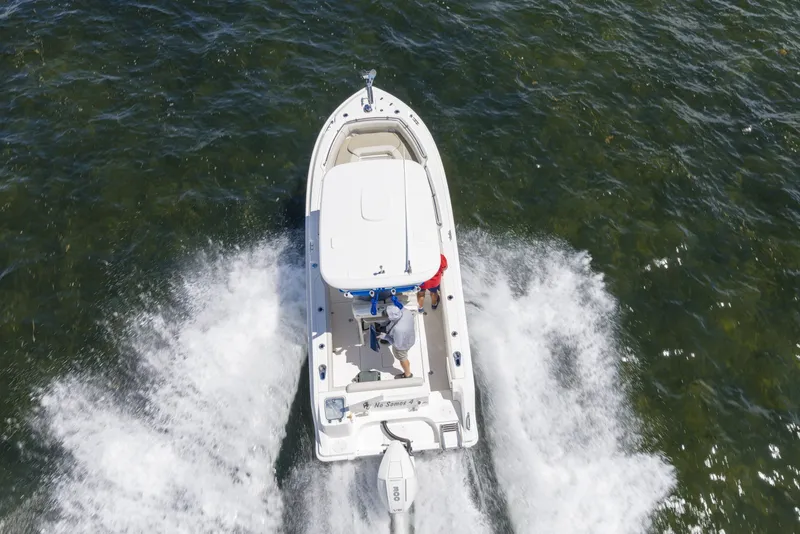 Slide: The Image of Boston Whaler 230 OUTRAGE 2021 - 7601221
