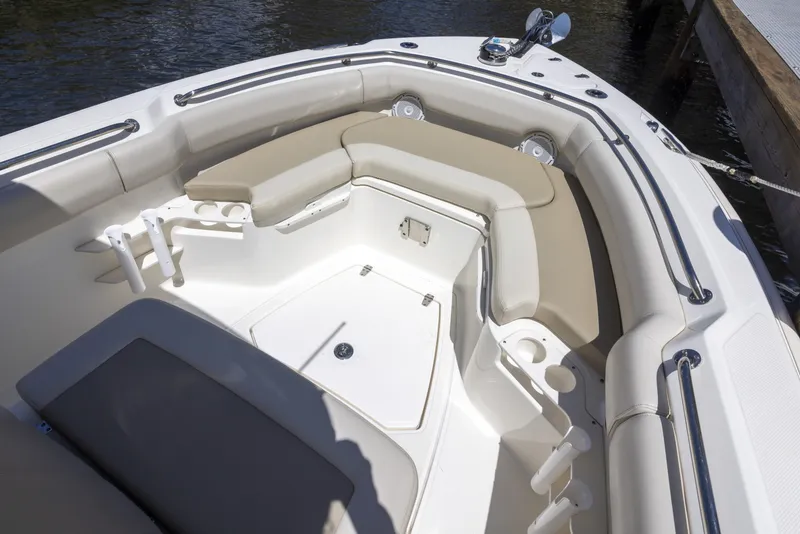 Slide: The Image of Boston Whaler 230 OUTRAGE 2021 - 7601178
