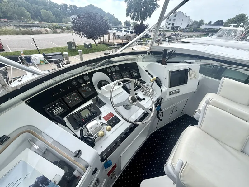 Slide: The Image of Hatteras 52 Cockpit Motor Yacht 1999 - 7601386