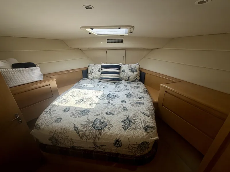 Slide: The Image of Hatteras 52 Cockpit Motor Yacht 1999 - 7601398