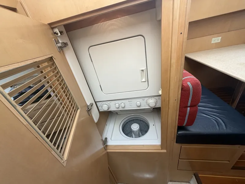 Slide: The Image of Hatteras 52 Cockpit Motor Yacht 1999 - 7601411