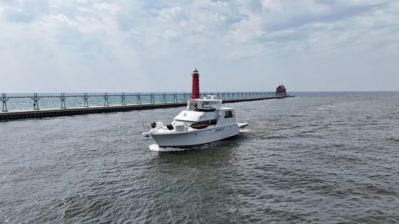 The Image of Hatteras 52 Cockpit Motor Yacht 1999 - 7601380