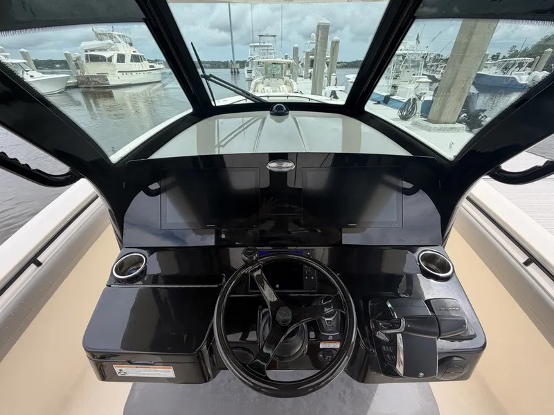 Slide: The Image of Scout 355 LXF 2023 - 7601329