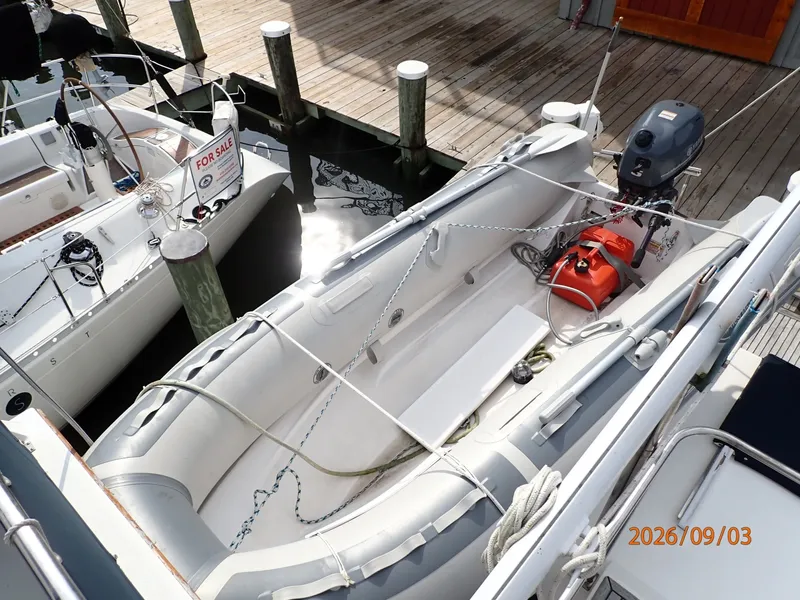 Slide: The Image of 42' Grand Banks tender - 7602310