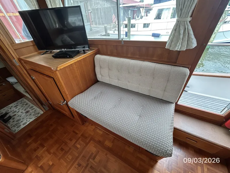 Slide: The Image of 42' Grand Banks salon port aft - 7602300