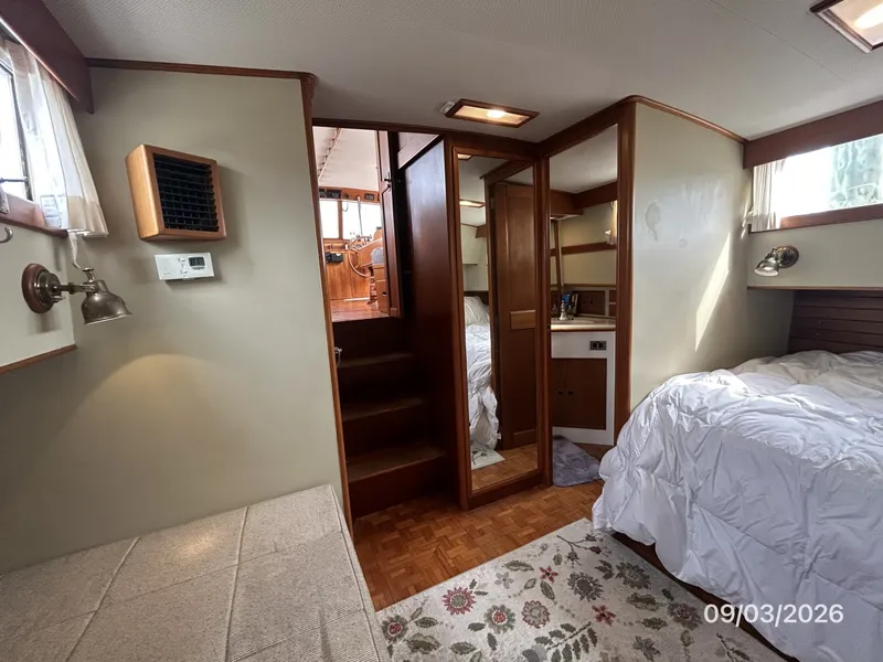 Slide: The Image of 42' Grand Banks master stateroom forward - 7602277