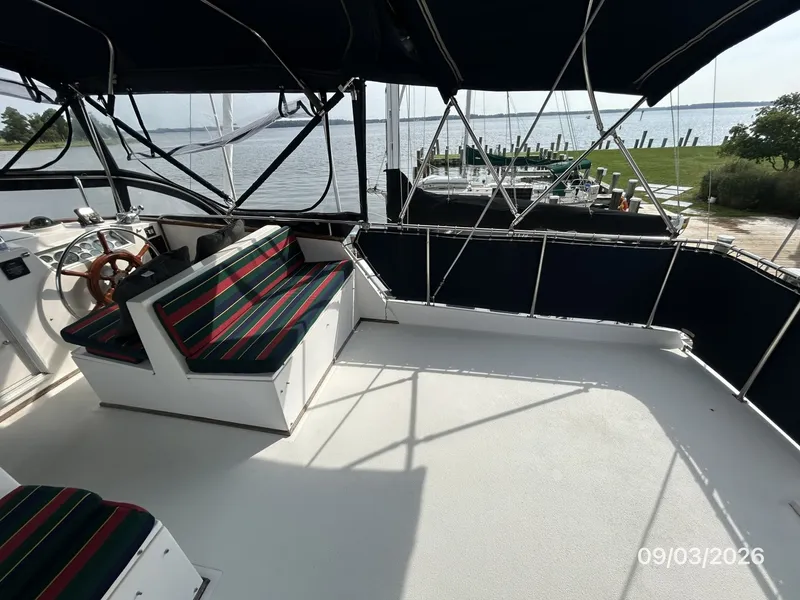Slide: The Image of 42' Grand Banks flybirdge starboard - 7602216