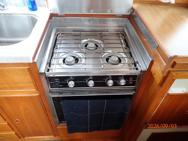 Slide: The Image of 42' Grand Banks galley cooktop-oven - 7602232